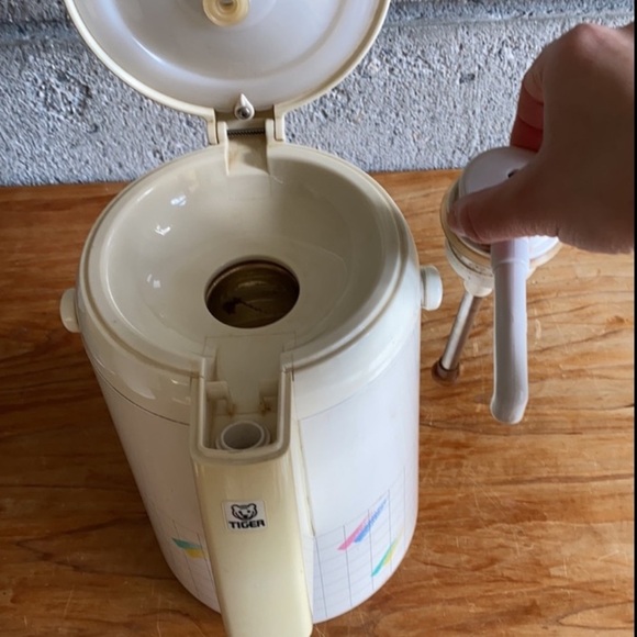 🇯🇵 Vintage Hot chocolate Tiger thermos from Japan - Picture 7 of 8